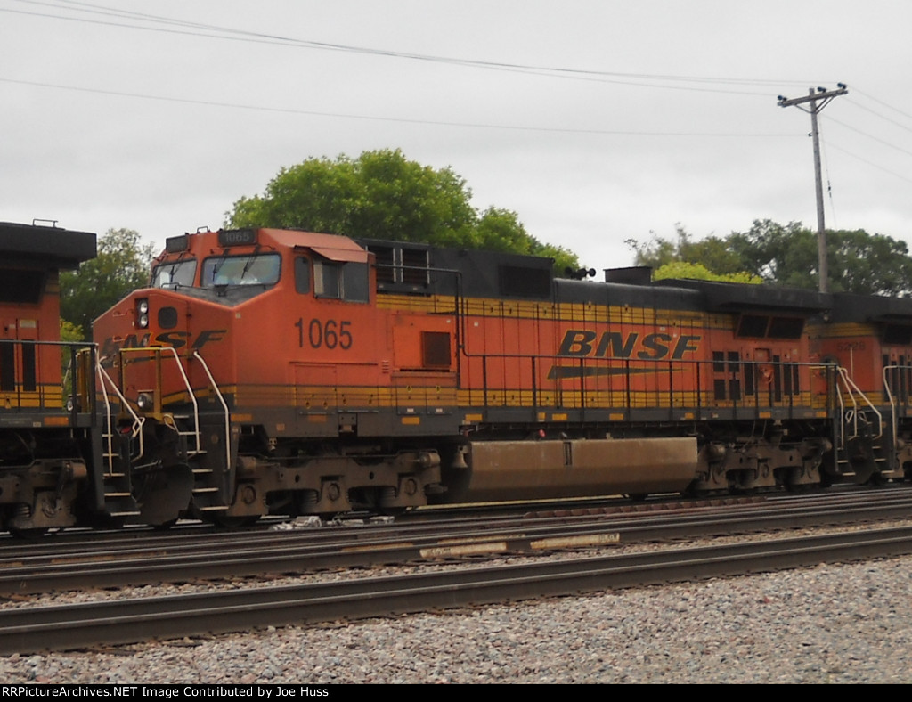 BNSF 1065